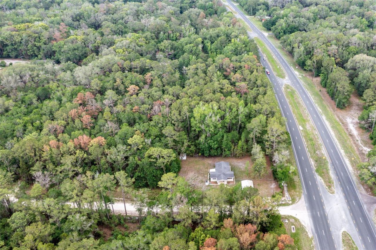 Photo 5 of 16913 Ne 77th Ln, Hawthorne, FL 32640