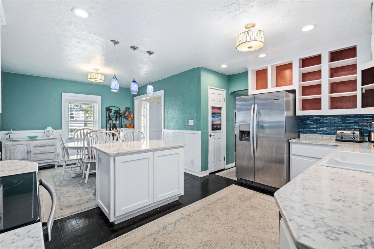 Photo 5 of 129 S Wild Olive Ave, Daytona Beach, FL 32118