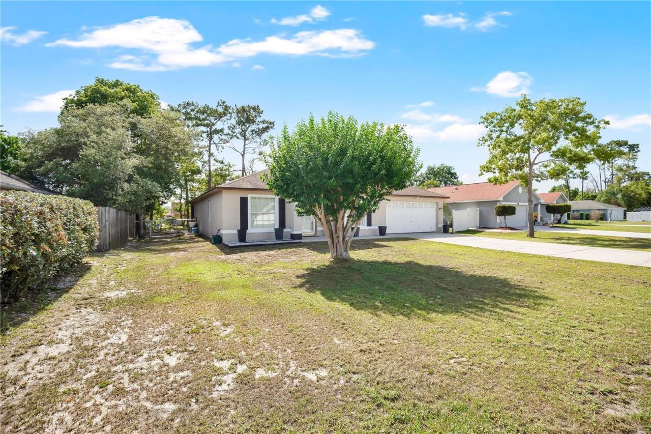 Photo 3 of 1779 Meredith Ave, Deltona, FL 32738