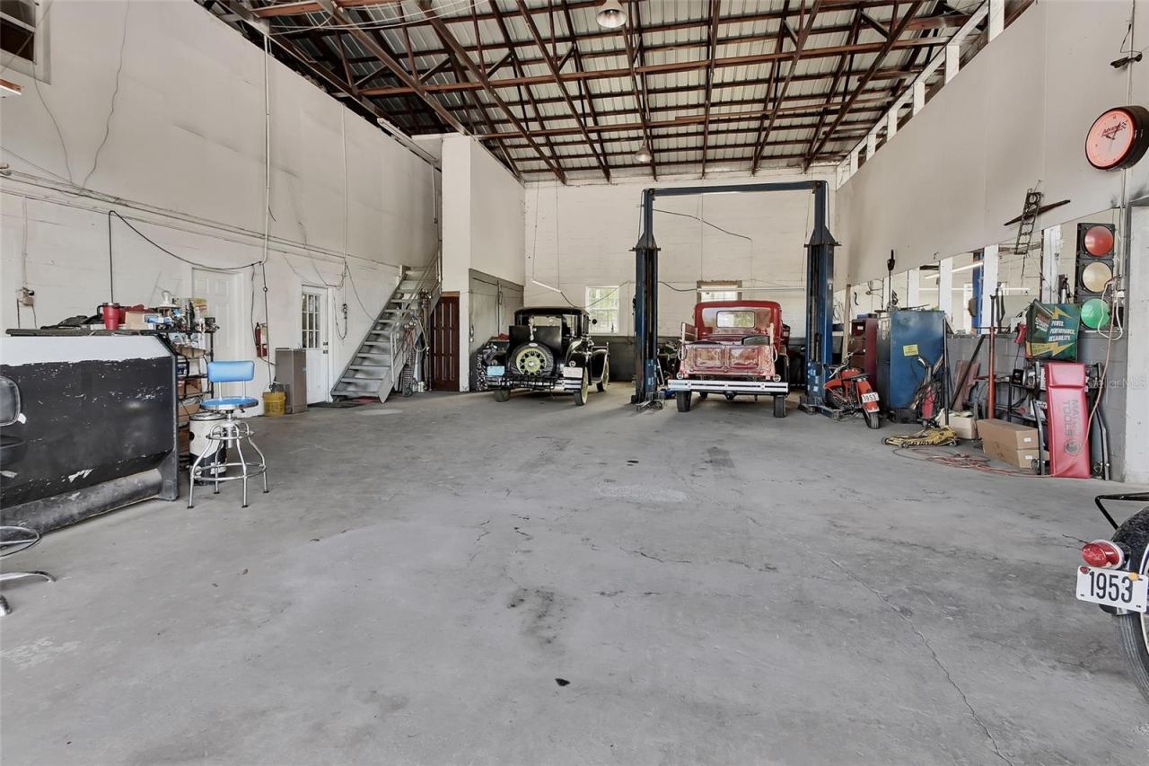 Photo 4 of 309 S Florida Ave, Deland, FL 32720