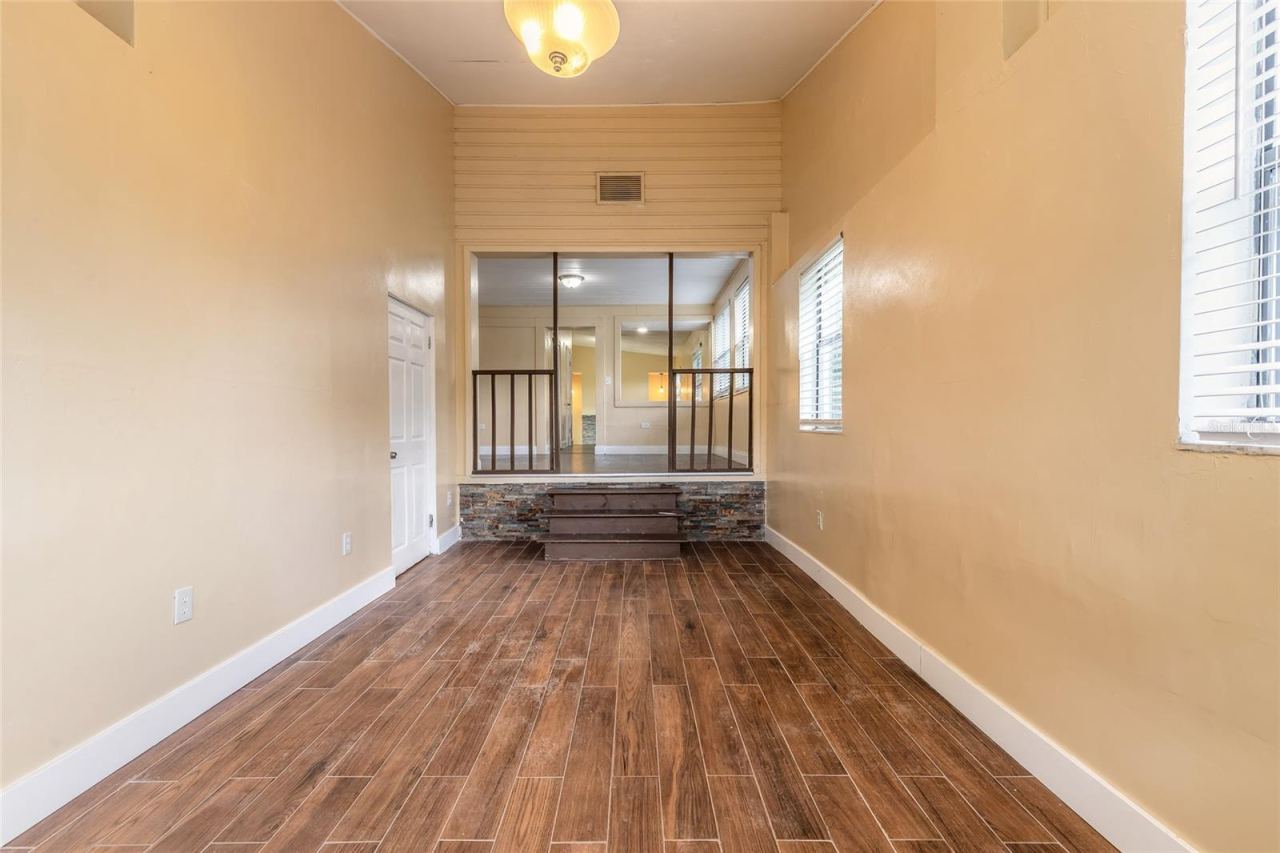 Photo 4 of 730 Flanders Ave, Daytona Beach, FL 32114