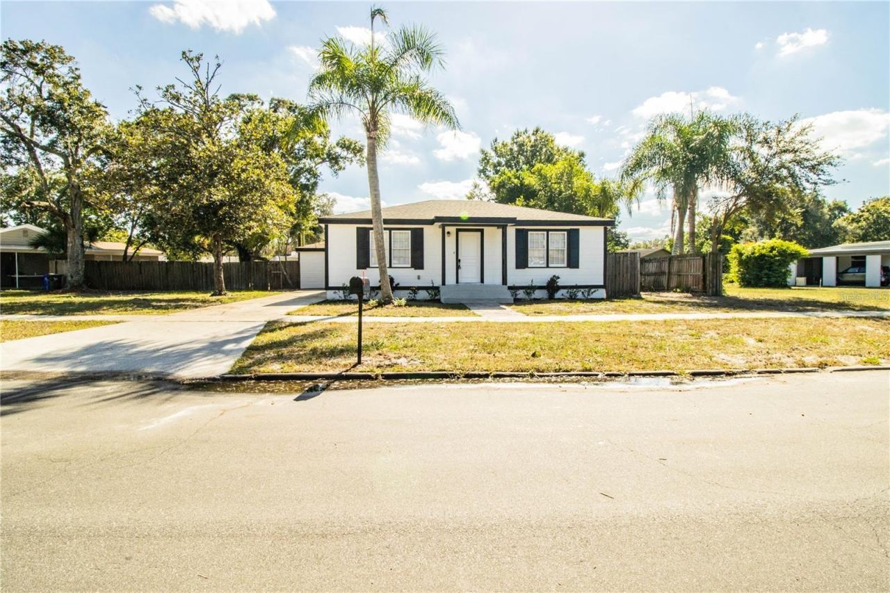 Photo 4 of 1851 E Elm Rd, Lakeland, FL 33801