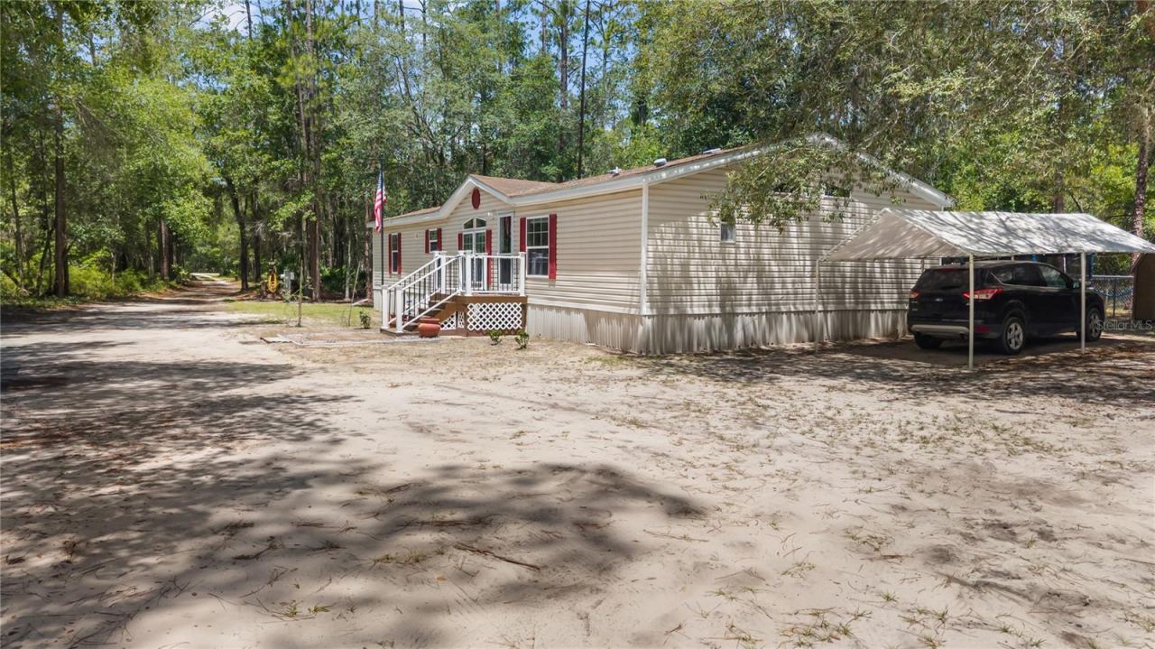 Photo 4 of 106 Arrowhead Point Rd, Hawthorne, FL 32640