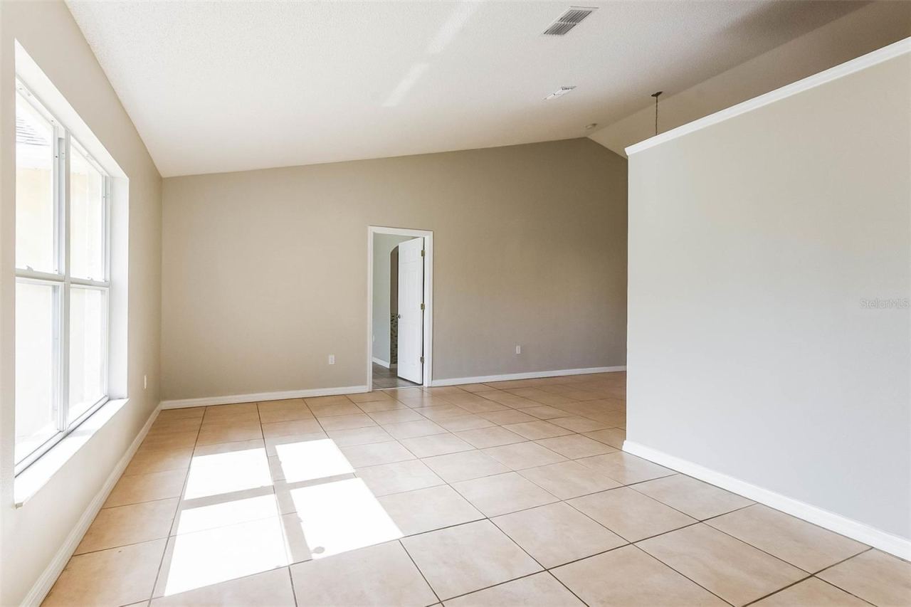 Photo 4 of 2807 Arbour Trail Ct, Deltona, FL 32725