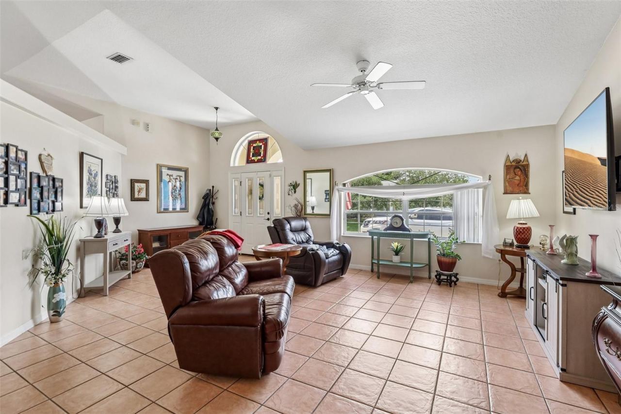Photo 4 of 60 Woodbury Dr, Palm Coast, FL 32164