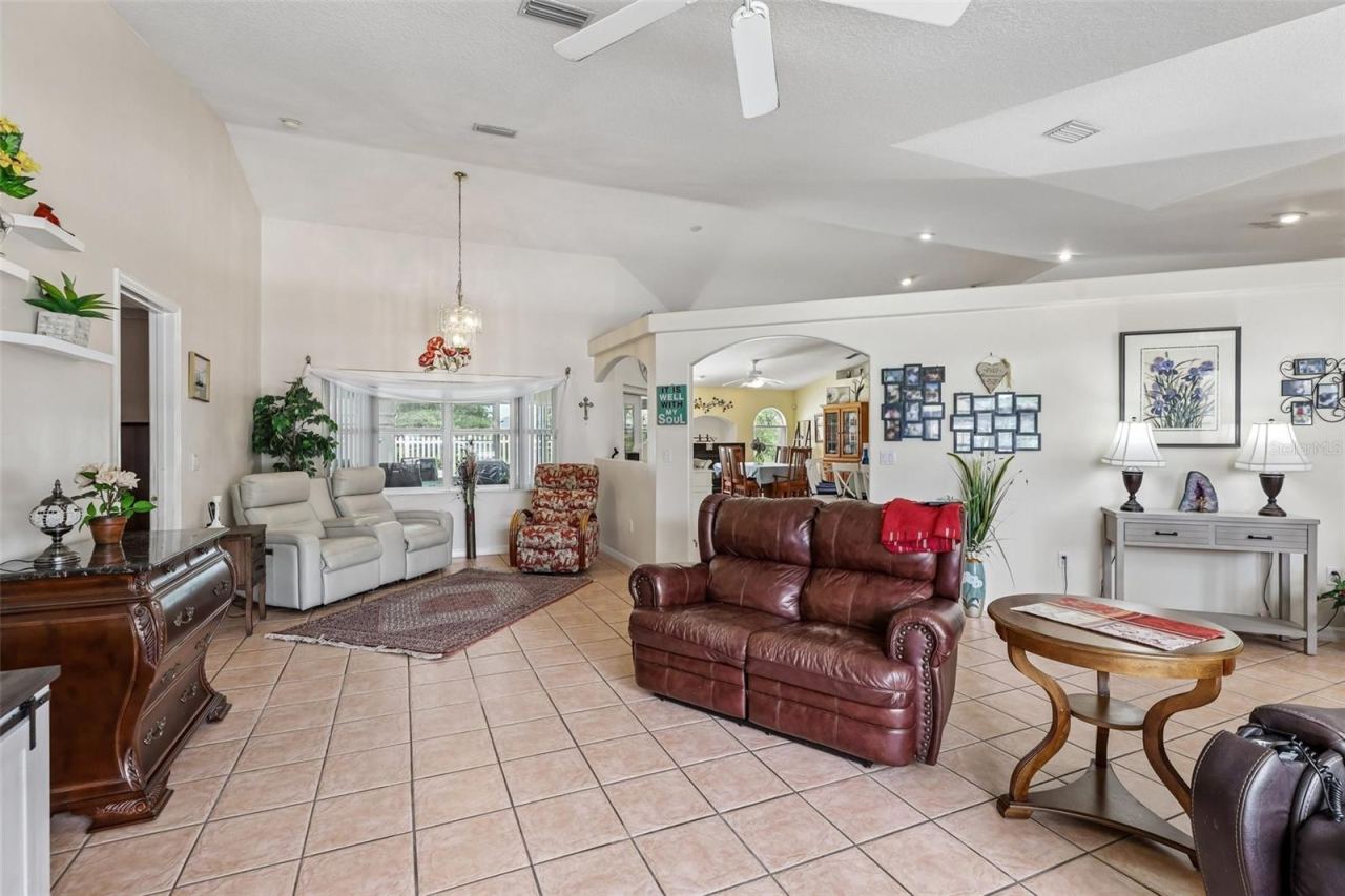 Photo 5 of 60 Woodbury Dr, Palm Coast, FL 32164