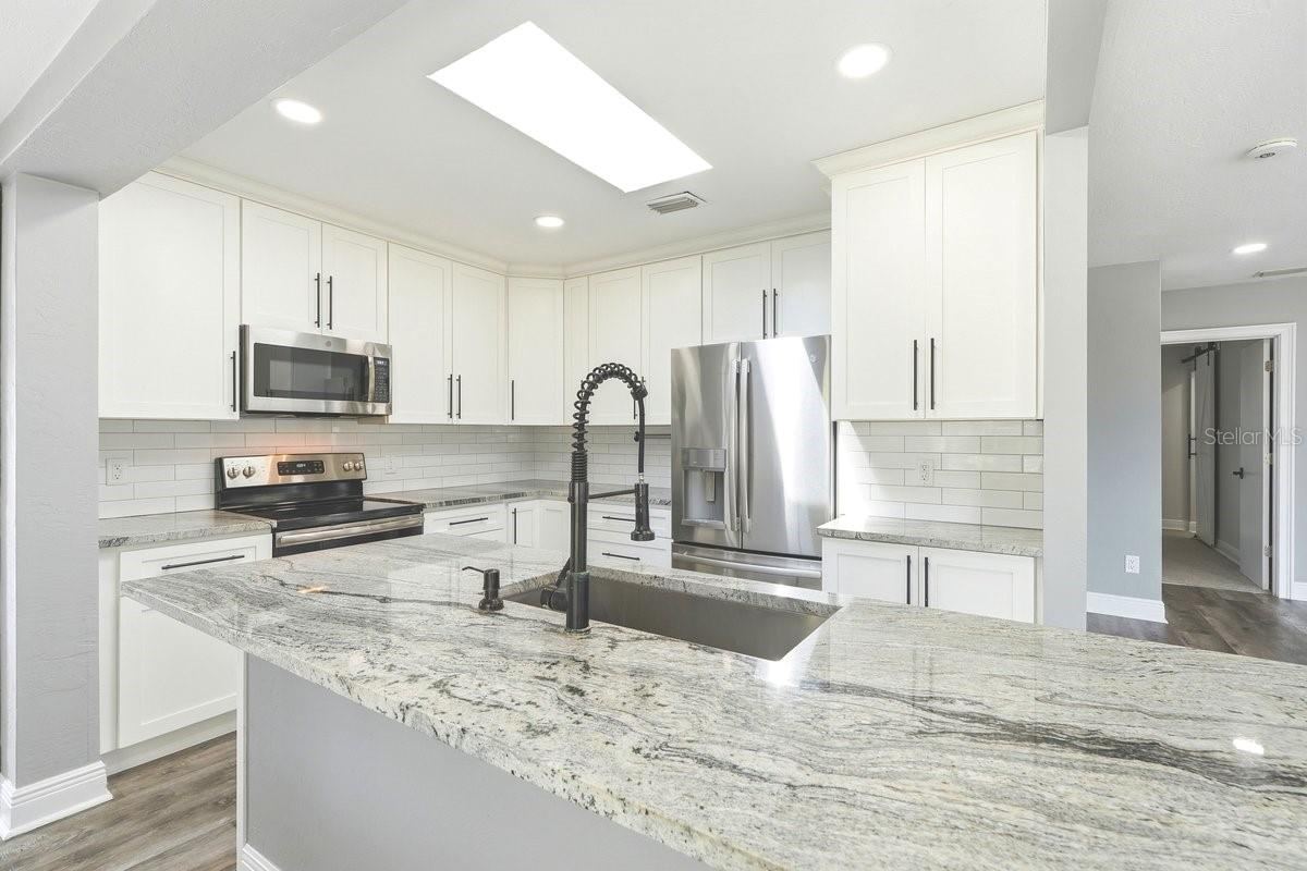 Photo 4 of 105 Mcdonald St, South Daytona, FL 32119