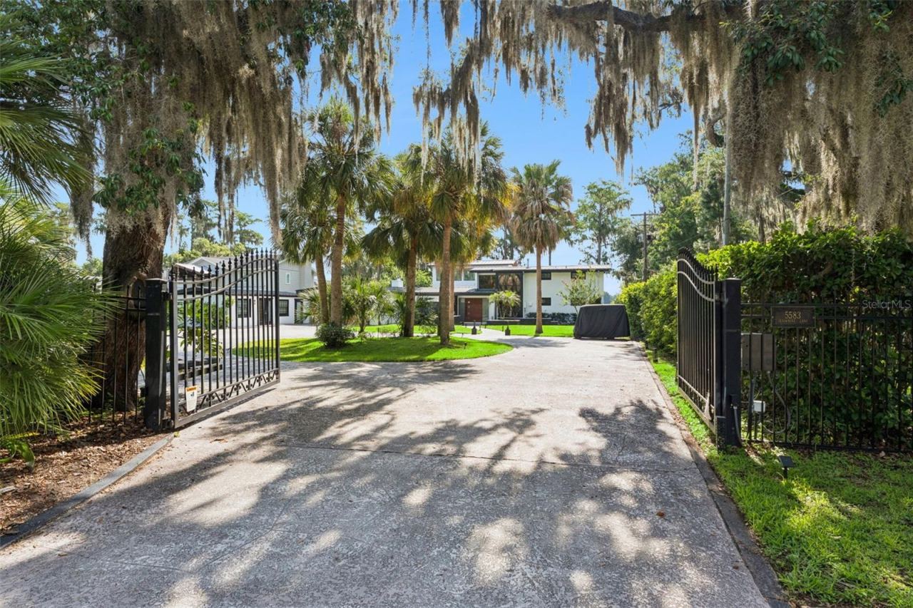 Photo 3 of 5583 Jessamine Ln, Orlando, FL 32839