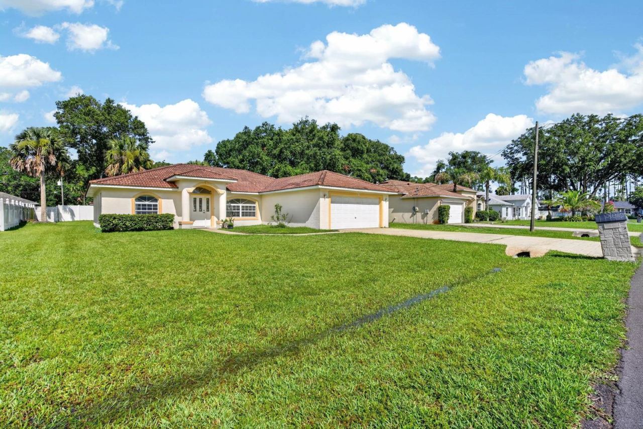 Photo 4 of 8 Pillory Ln, Palm Coast, FL 32164