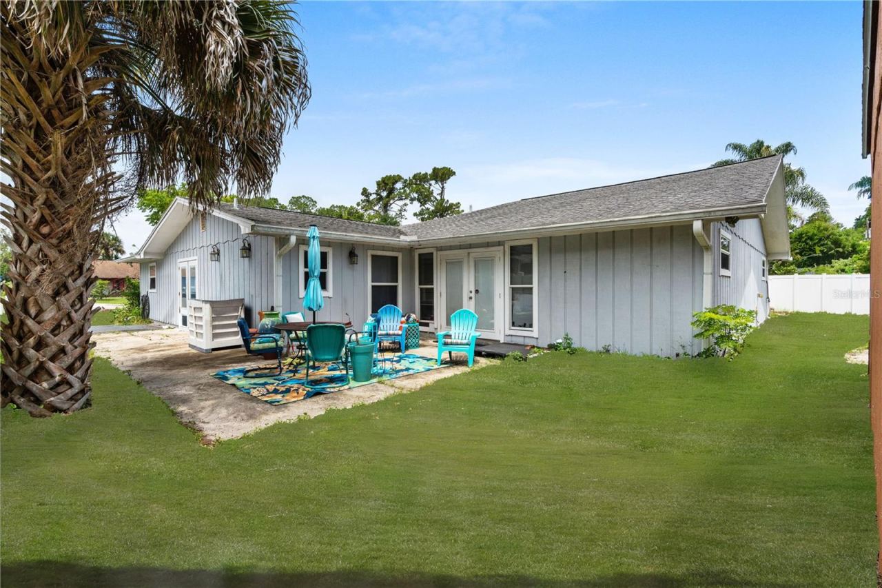 Photo 4 of 1945 Fern Palm Dr, Edgewater, FL 32141