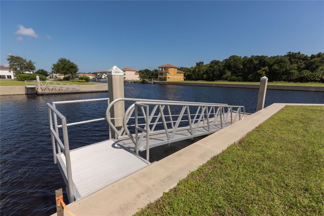 Photo 5 of 12 Cutter Ct, Palm Coast, FL 32137
