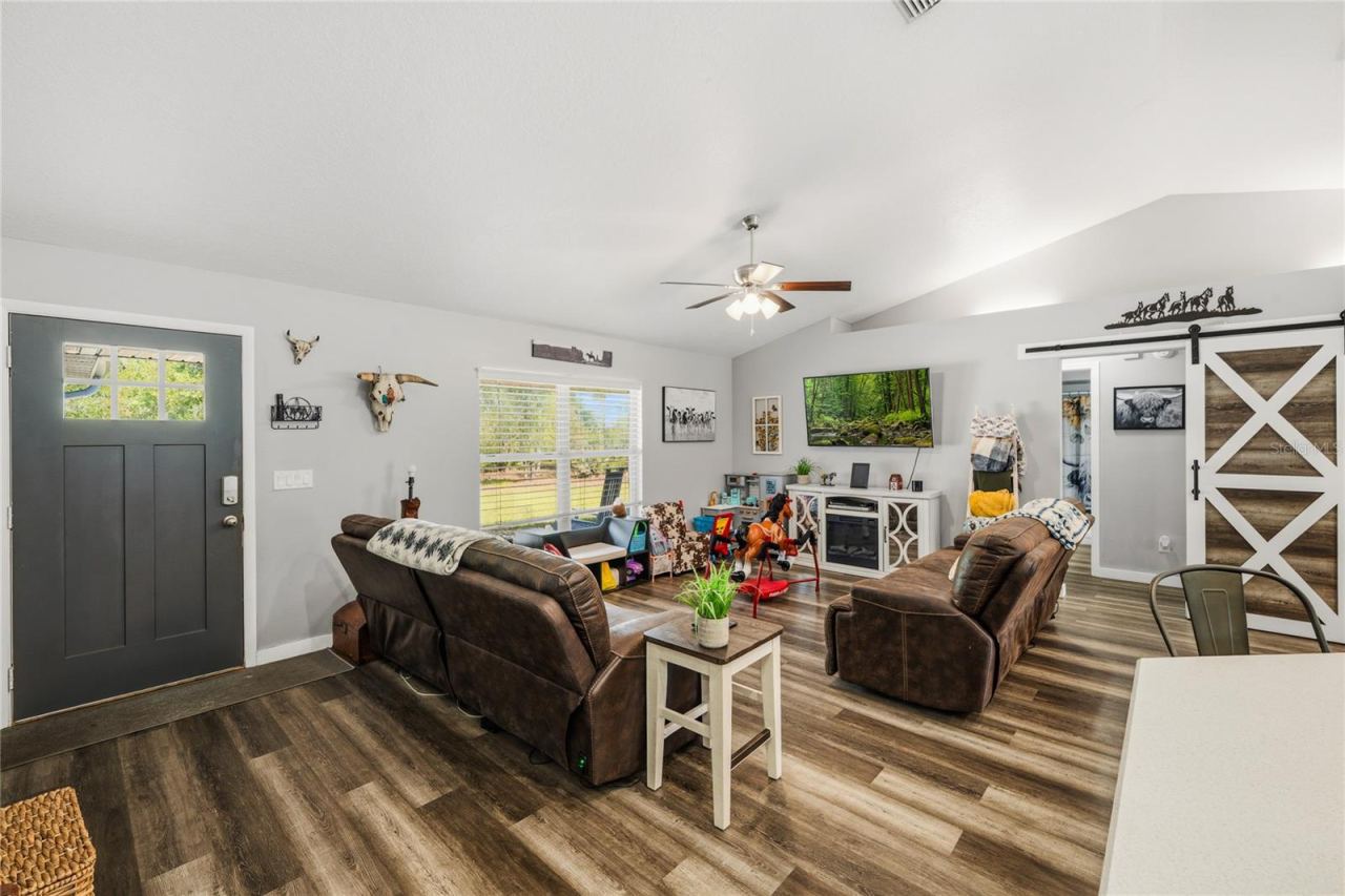 Photo 4 of 135 Linda Sue Dr, Lake Helen, FL 32744