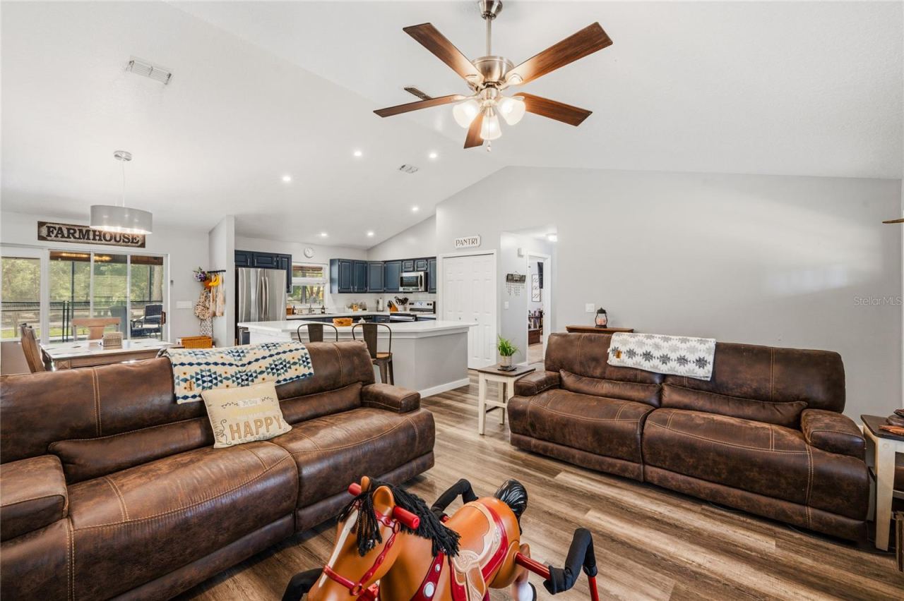 Photo 5 of 135 Linda Sue Dr, Lake Helen, FL 32744