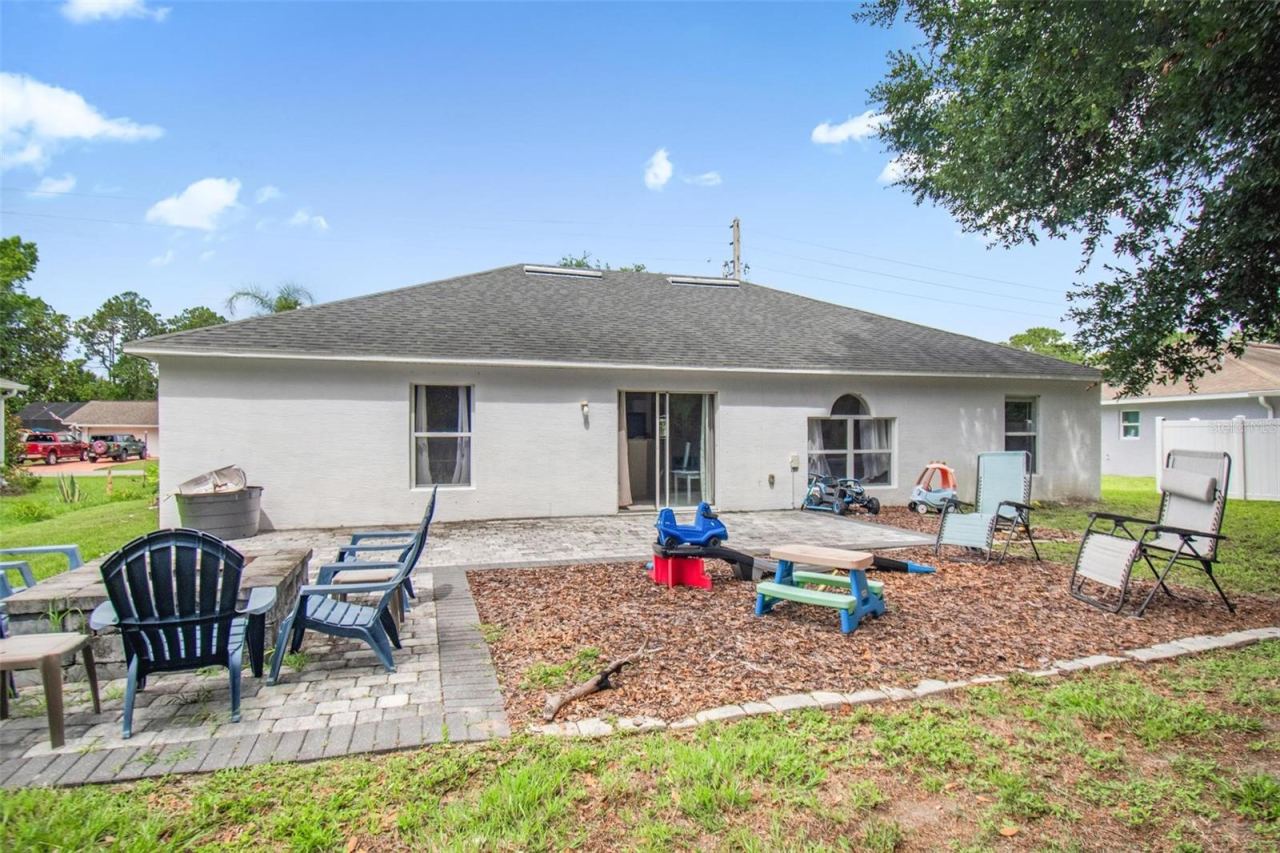 Photo 2 of 195 Parkview Dr, Palm Coast, FL 32164