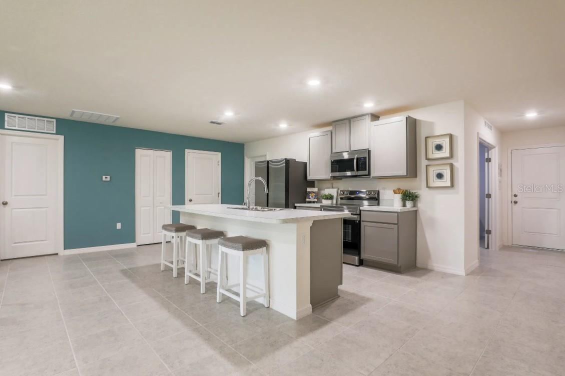 Photo 4 of 276 Luis Ln, Debary, FL 32713