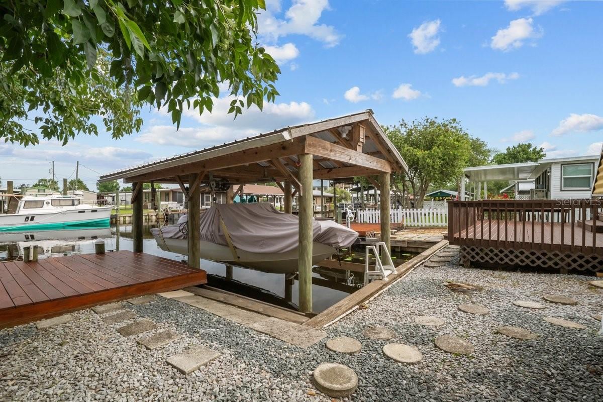 Photo 4 of 41 Scott St, Welaka, FL 32193