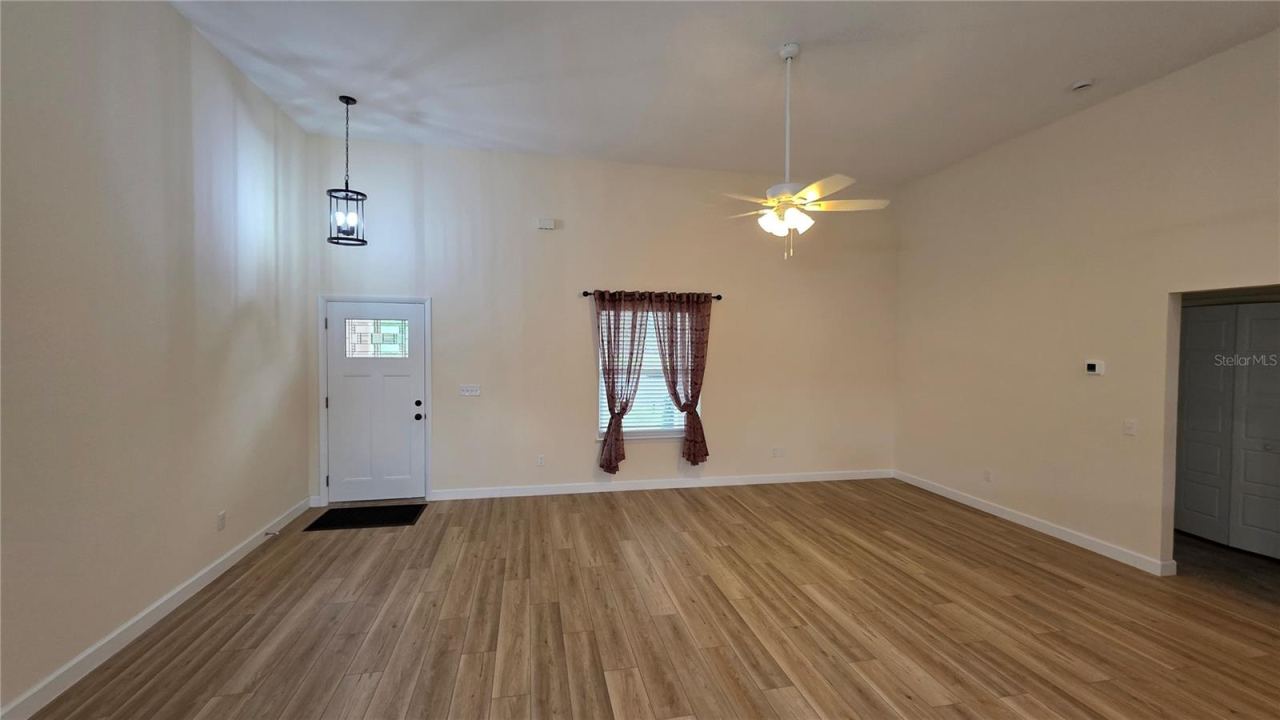 Photo 4 of 200 Hour Glass Cir, Hawthorne, FL 32640