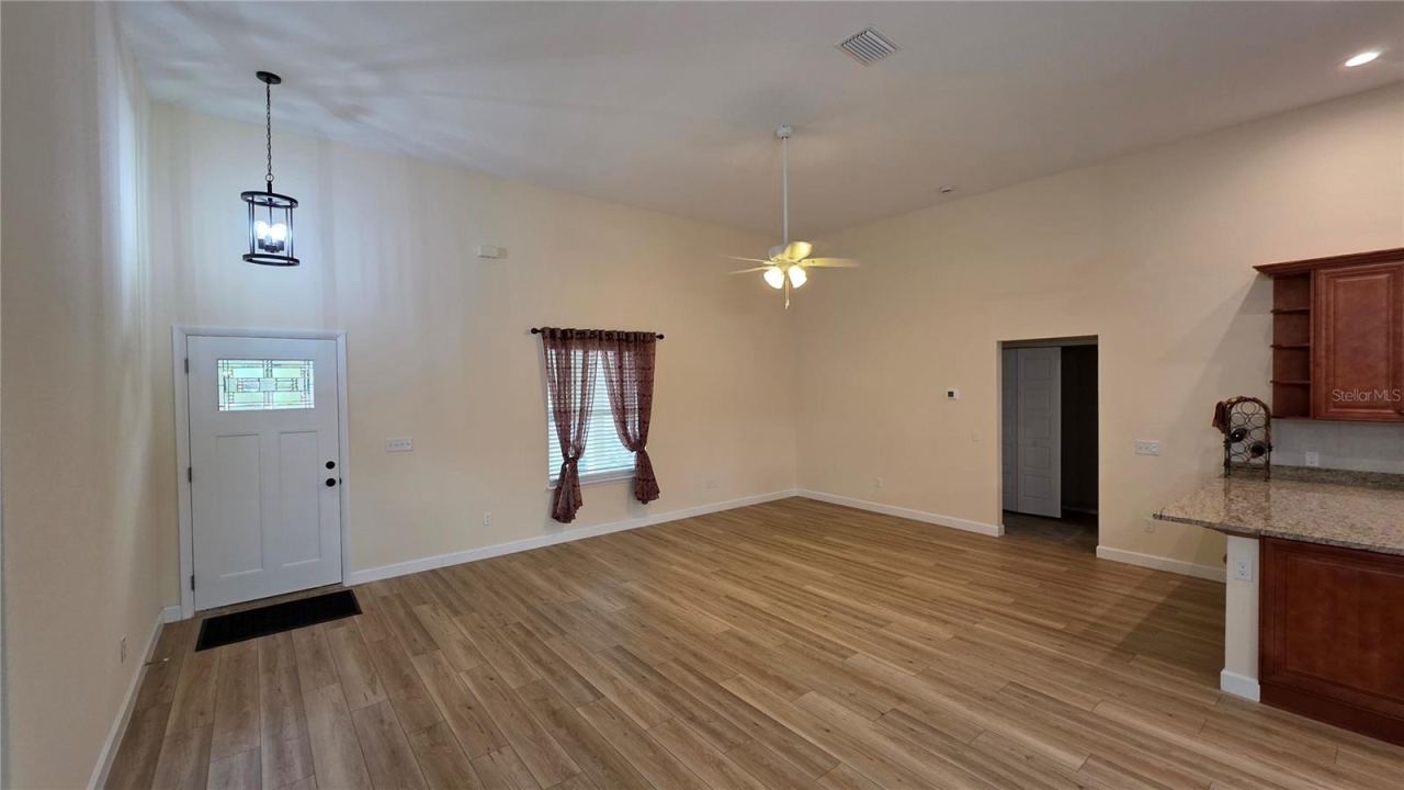 Photo 5 of 200 Hour Glass Cir, Hawthorne, FL 32640