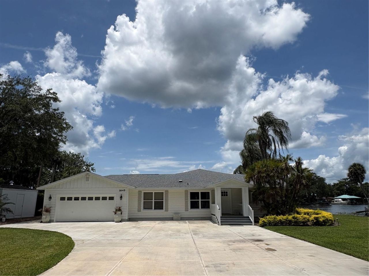 Photo 4 of 1645 Spring Garden Dr, Astor, FL 32102