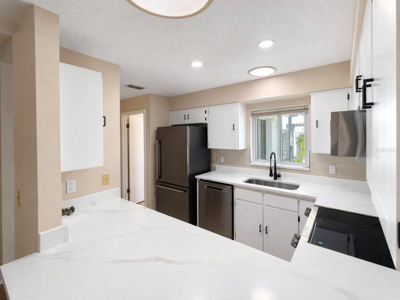 Photo 2 of 19 Banner Ln, Palm Coast, FL 32137