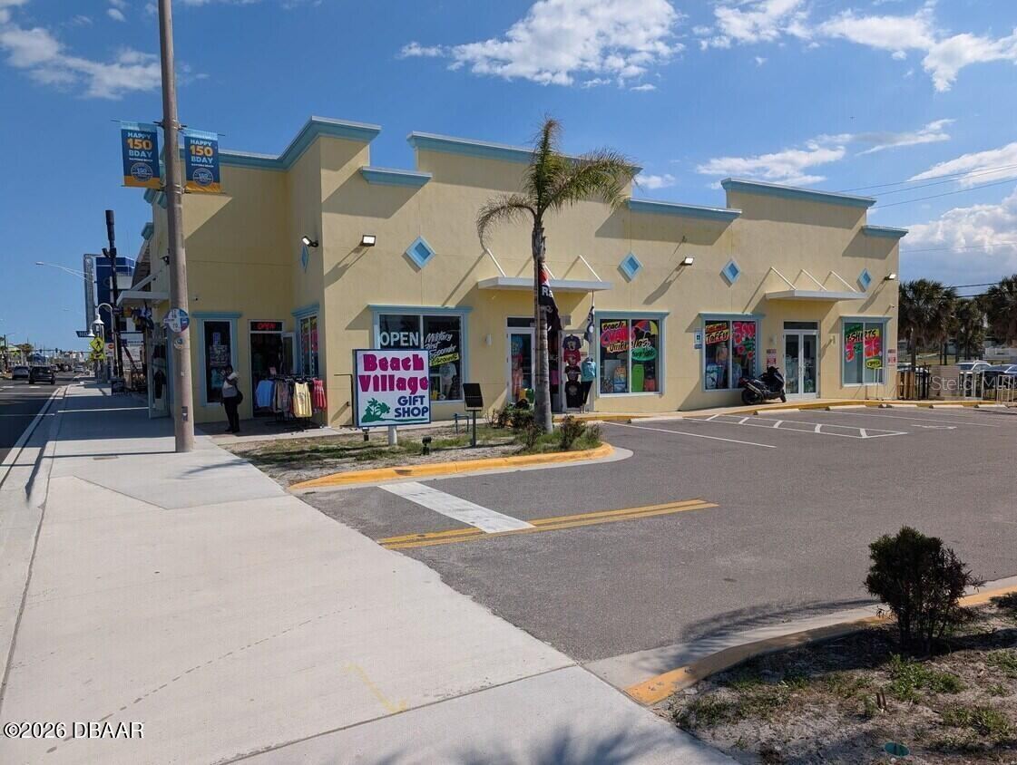 Photo 5 of 128 S Atlantic Ave, Daytona Beach, FL 32118