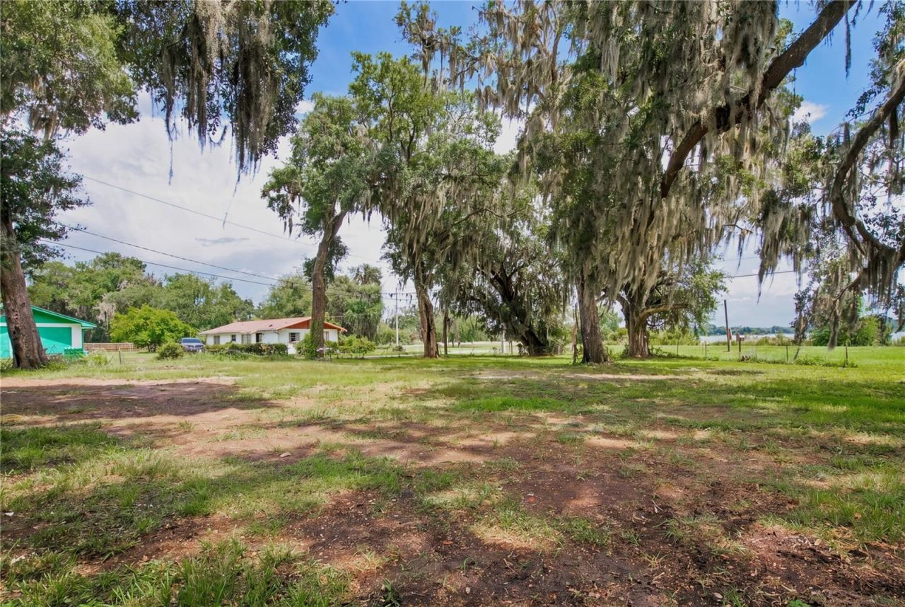 Photo 5 of 720 Huntington Rd, Crescent City, FL 32112