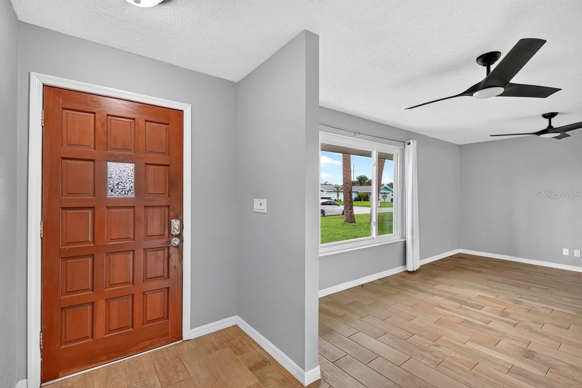 Photo 4 of 1309 Suwanee Rd, Daytona Beach, FL 32114