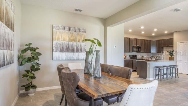 Photo 4 of 1927 Travelers Palm Dr, Edgewater, FL 32141