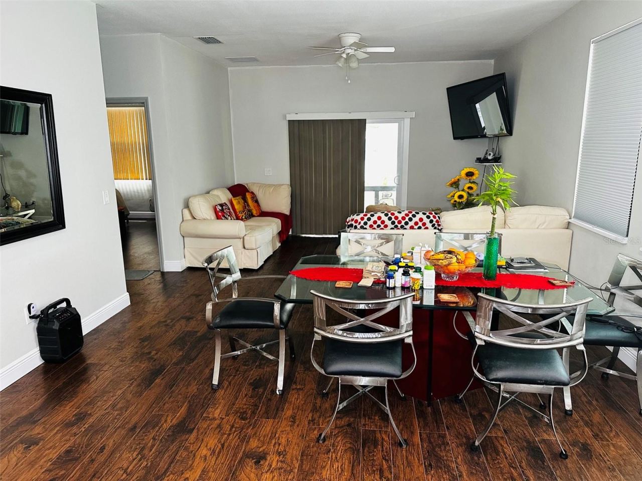 Photo 5 of 606 W Voorhis Ave, Deland, FL 32720