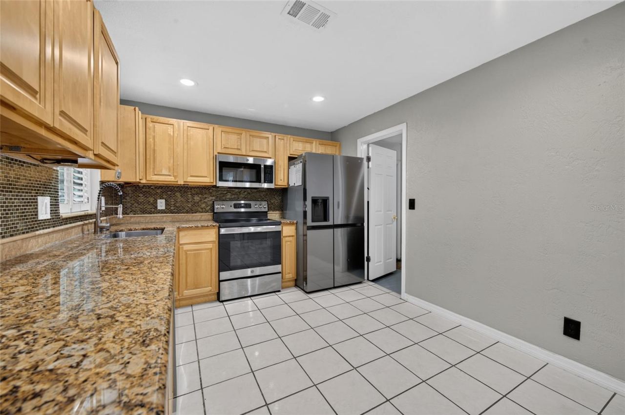 Photo 5 of 1107 4th St, Port Orange, FL 32129
