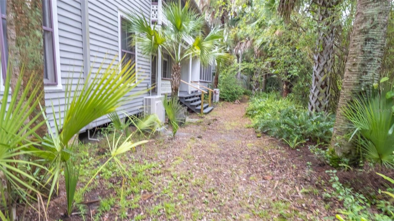 Photo 5 of 200 Park St, Melrose, FL 32666