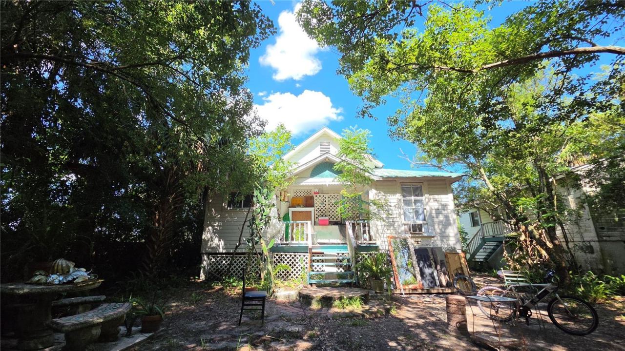 Photo 4 of 236 N Amelia Ave, Deland, FL 32724