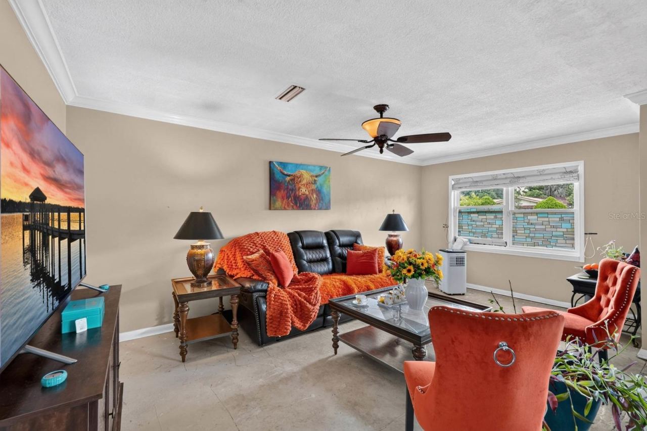 Photo 5 of 212 Mimosa Dr, Palatka, FL 32177