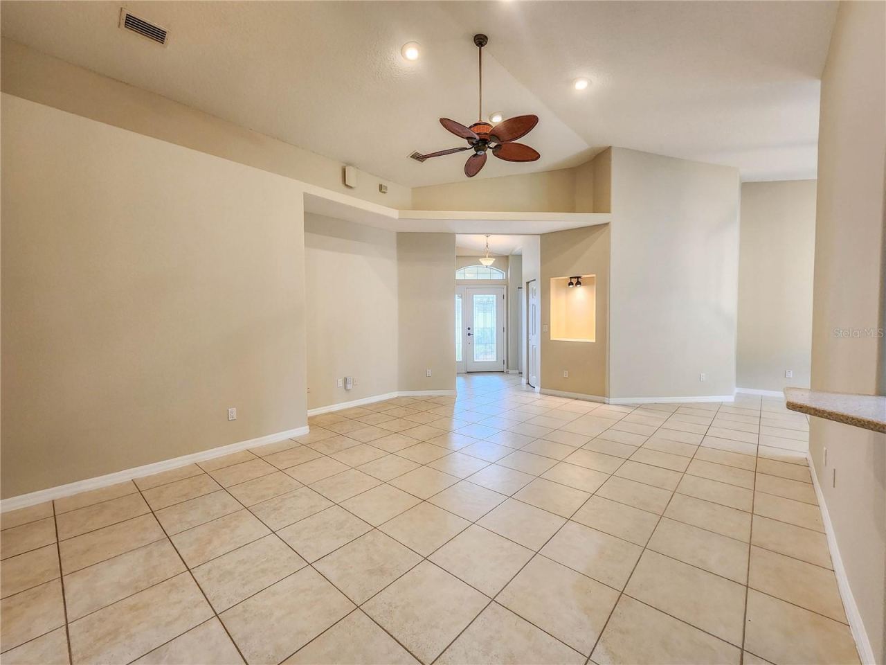 Photo 5 of 44 Crosstie Ct, Palm Coast, FL 32137