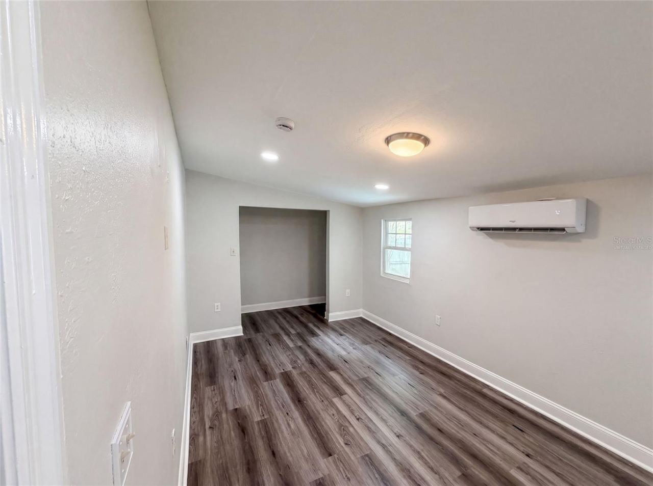 Photo 4 of 1502 Daroca Dr, Deltona, FL 32725