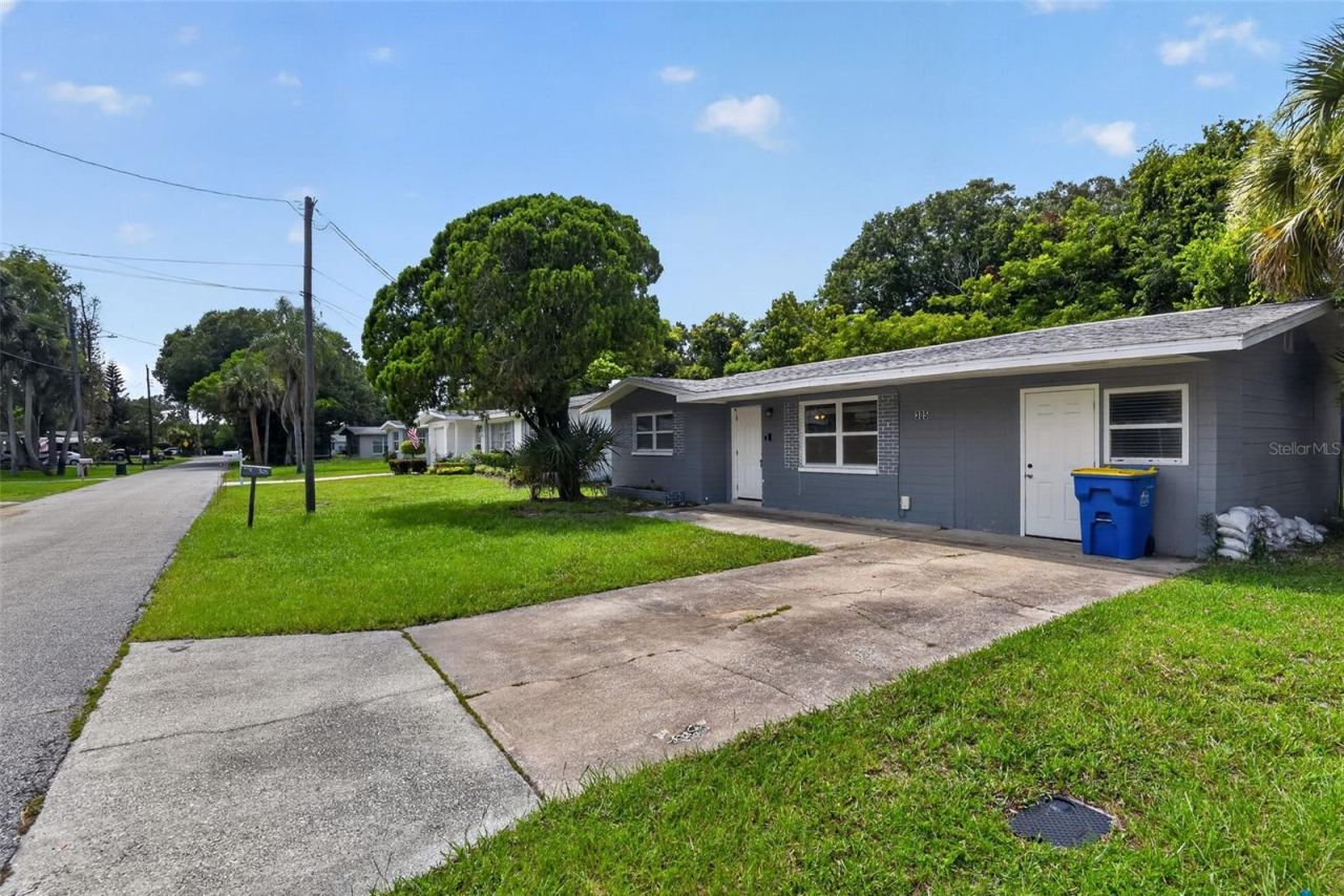 Photo 4 of 305 Joyce St, Edgewater, FL 32132