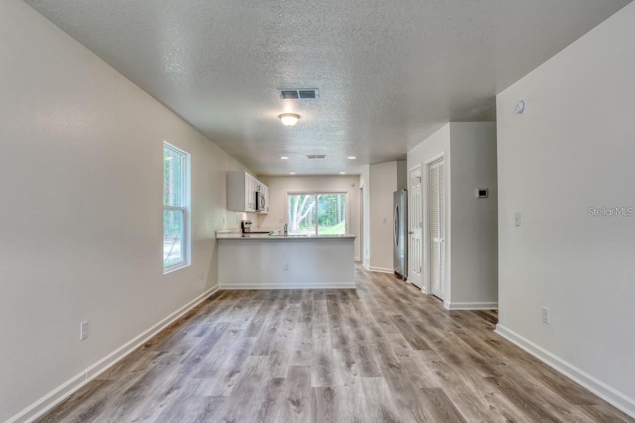 Photo 4 of 10010 Mcmahon Ave, Hastings, FL 32145
