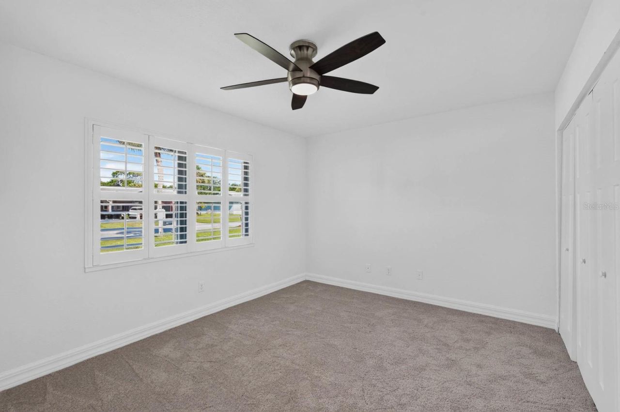 Photo 4 of 1136 Harbour Point Dr, Port Orange, FL 32127