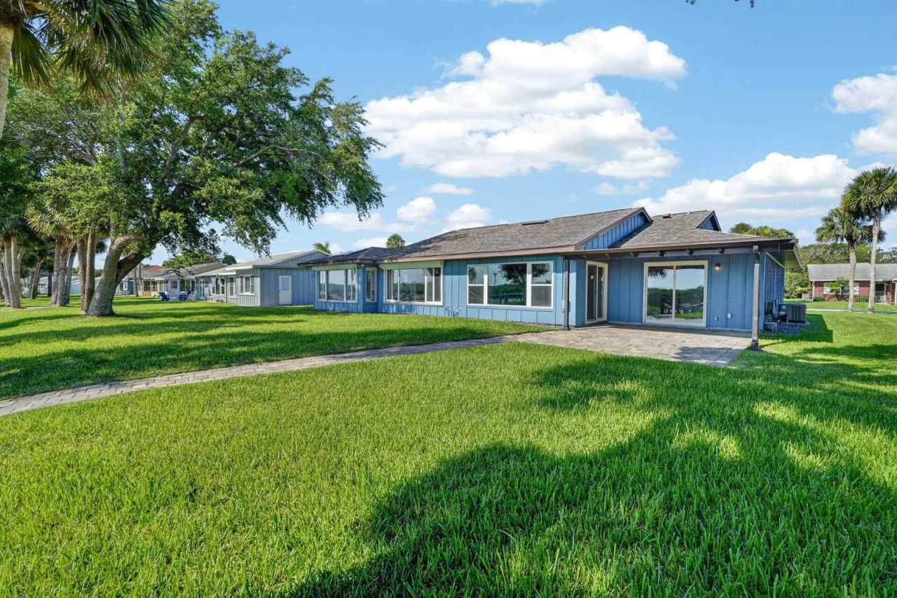 Photo 5 of 1136 Harbour Point Dr, Port Orange, FL 32127