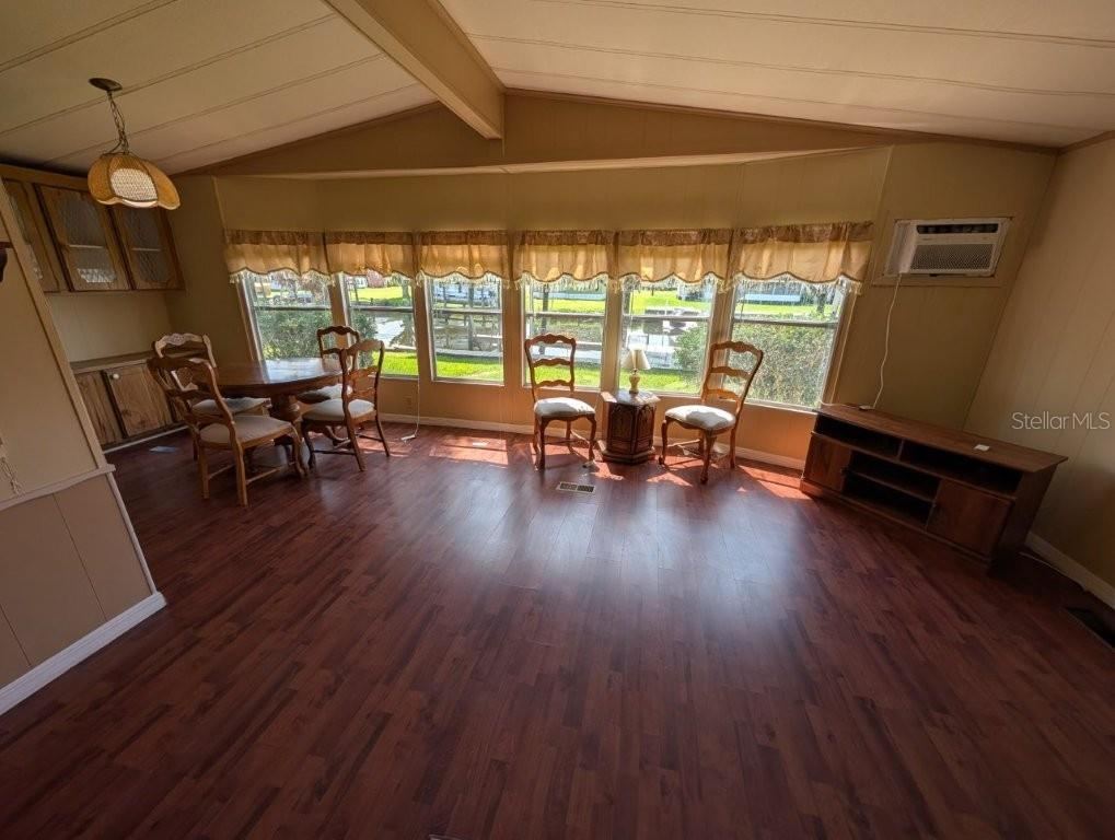Photo 5 of 154 Moonlite Dr, Welaka, FL 32193