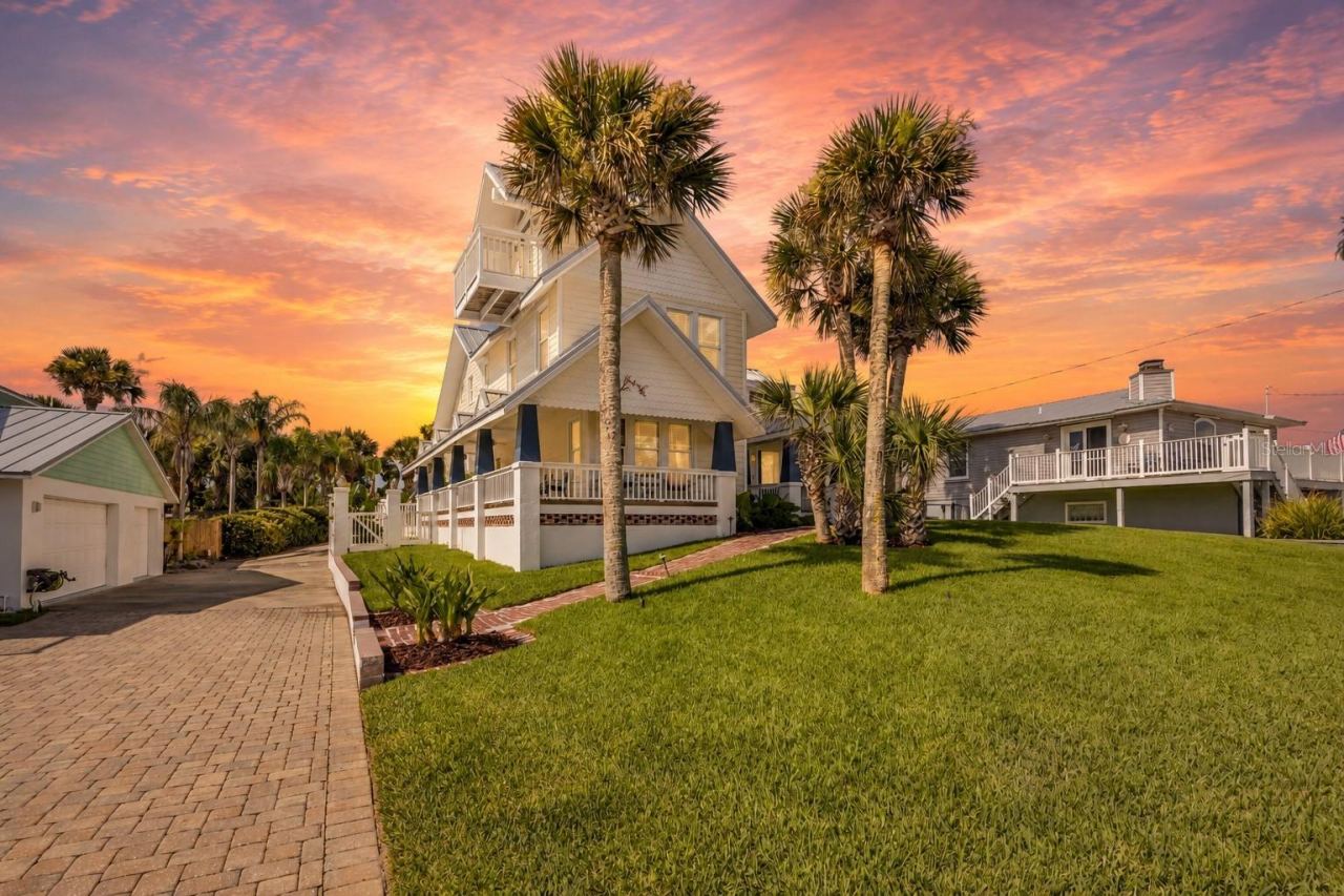 Photo 5 of 315 Due East St, New Smyrna Beach, FL 32169