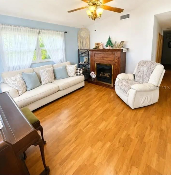 Photo 4 of 93 Glass Ct, Port Orange, FL 32129