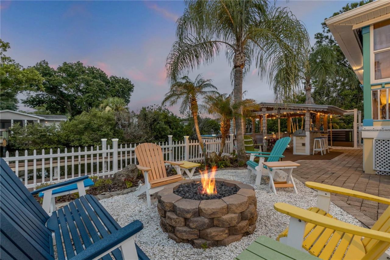 Photo 2 of 521 S Peninsula Ave, New Smyrna Beach, FL 32169