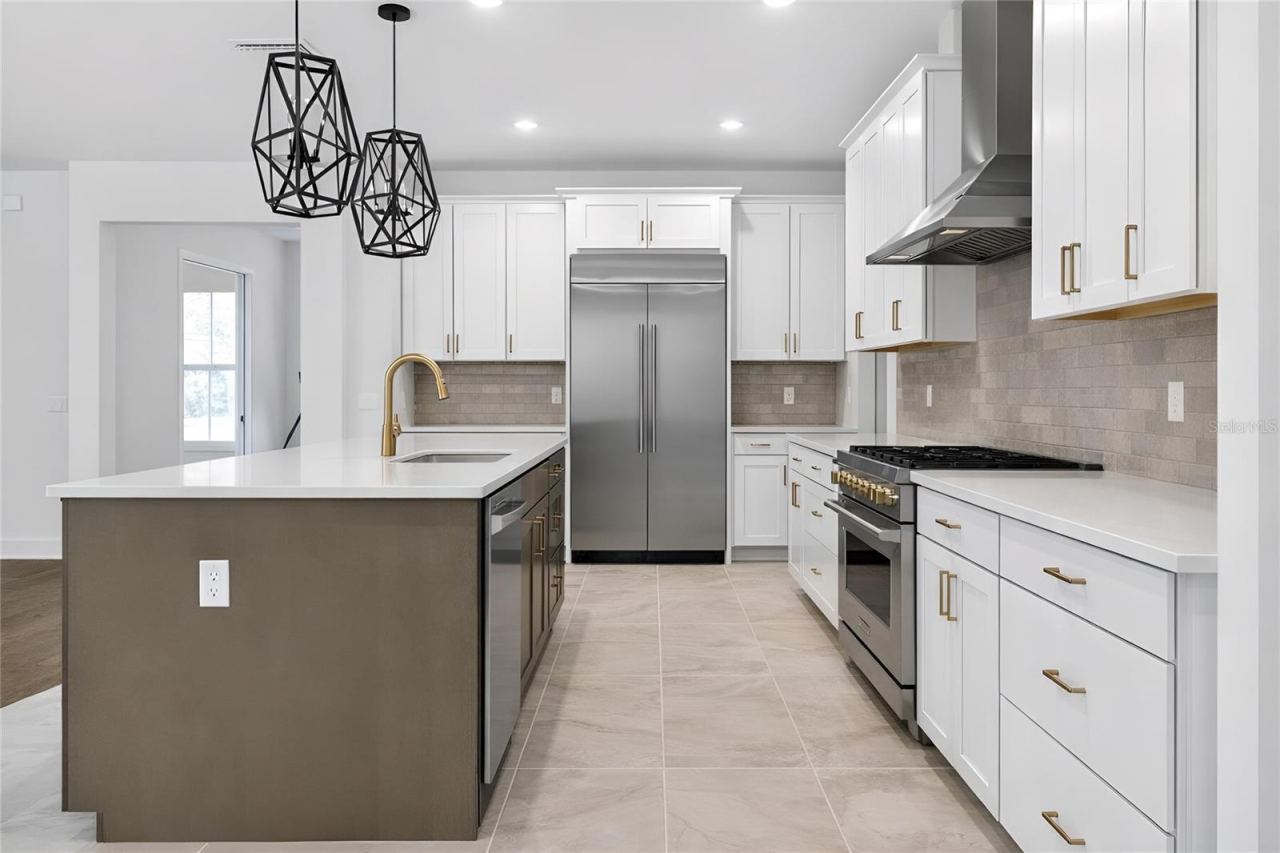 Photo 4 of 1704 Magnolia Bluff Cir, Deland, FL 32720