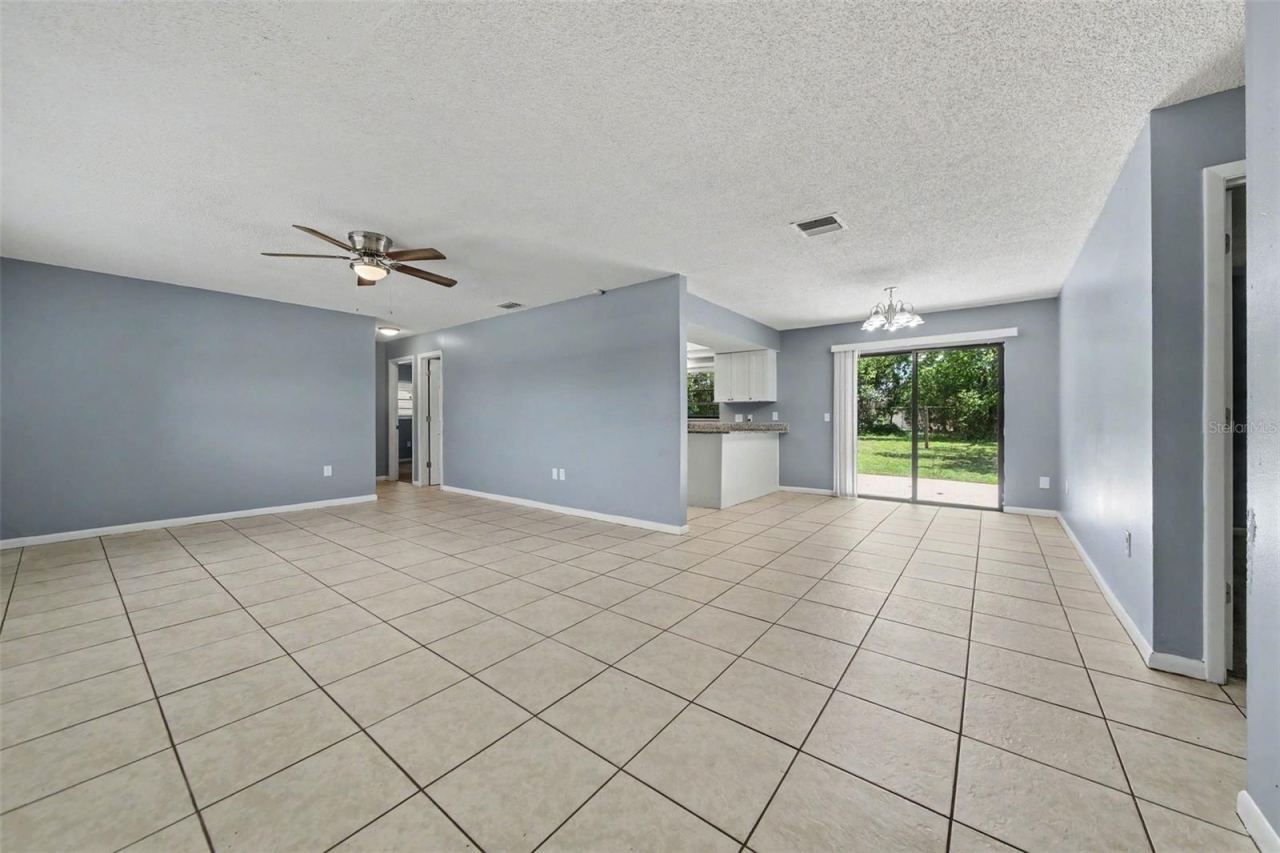 Photo 4 of 840 Rayston St, Deltona, FL 32725