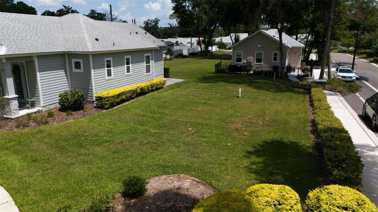 Photo 4 of 900 Azalea Walk Cir, Deland, FL 32724