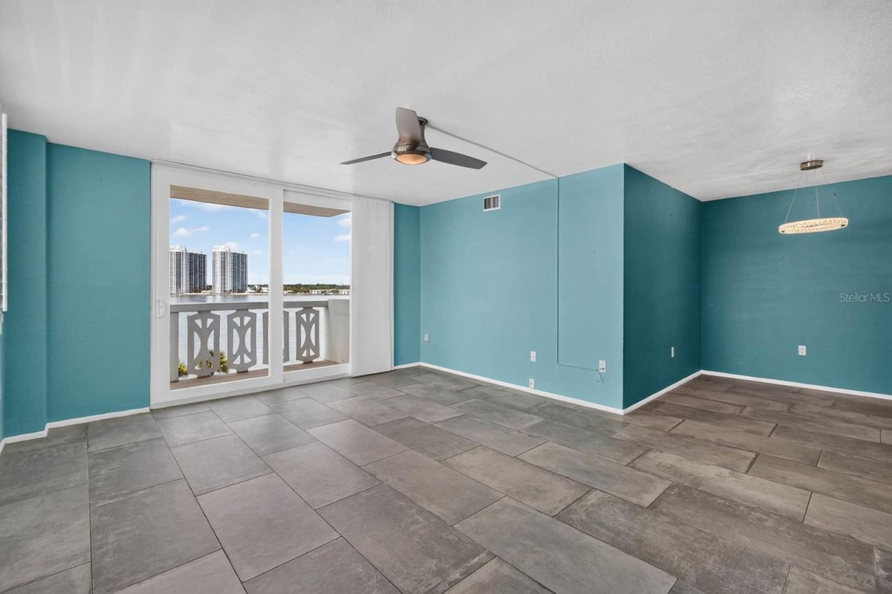 Photo 4 of 935 N Halifax Ave #406, Daytona Beach, FL 32118