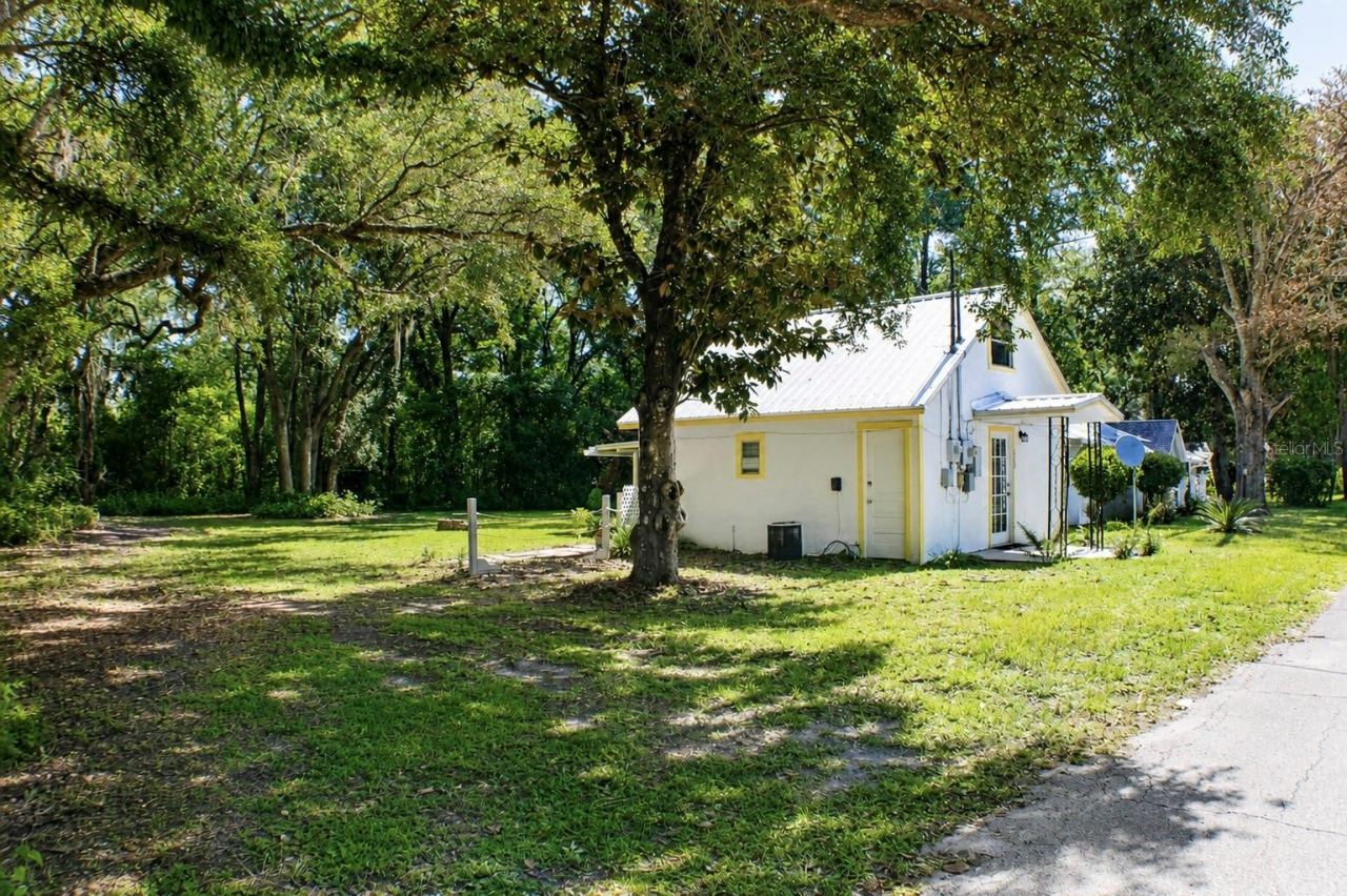 Photo 4 of 490 John St #a & B, Lake Helen, FL 32744