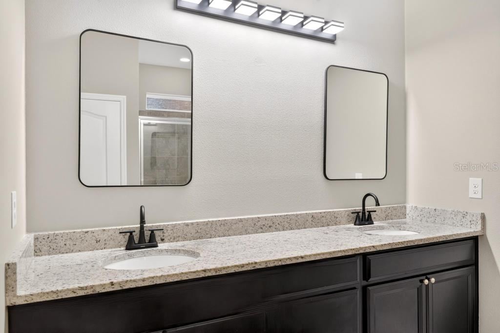 Photo 4 of 736 E Victoria Trails Blvd, Deland, FL 32724