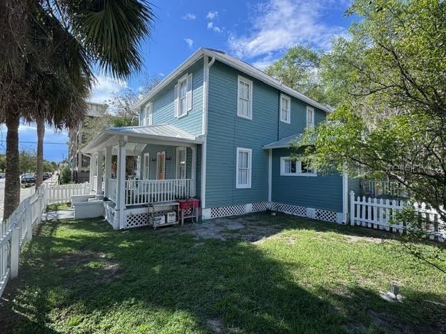 Photo 4 of 201 E Voorhis Ave, Deland, FL 32724